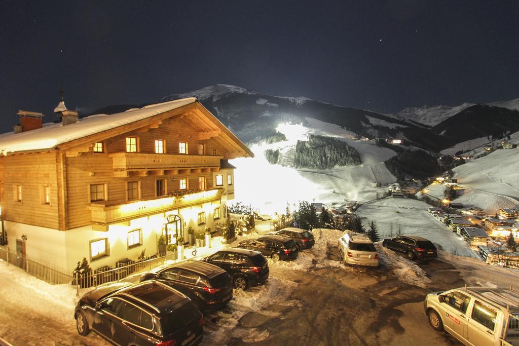 Ferienhof Pfefferbauer Saalbach-Hinterglemm Exteriör bild